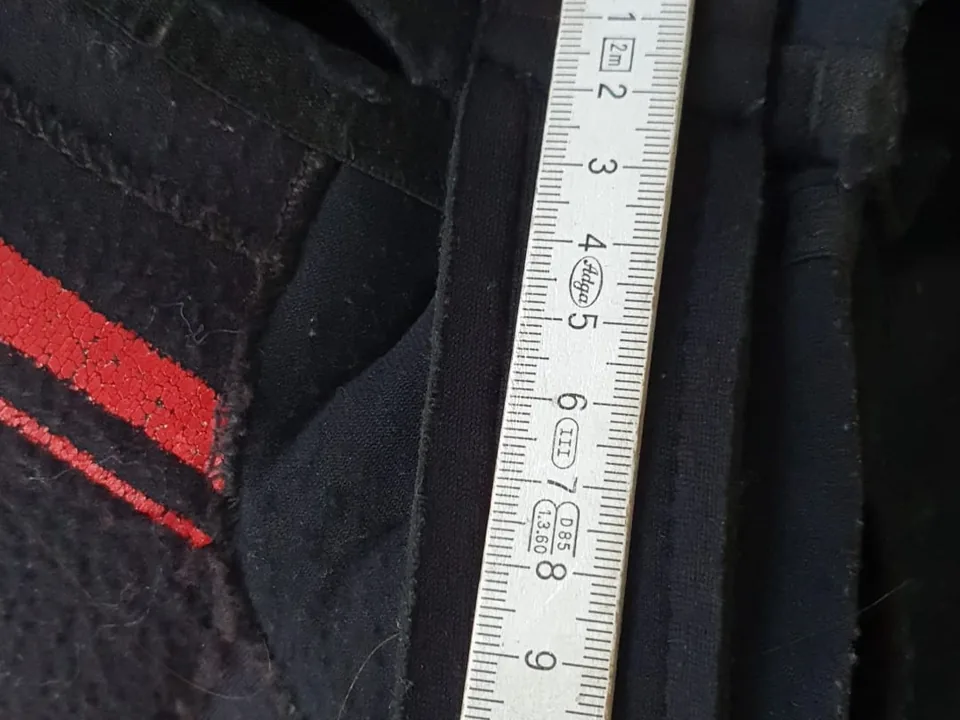 Nahaufnahme einer Reparatur an Tauchausrüstung